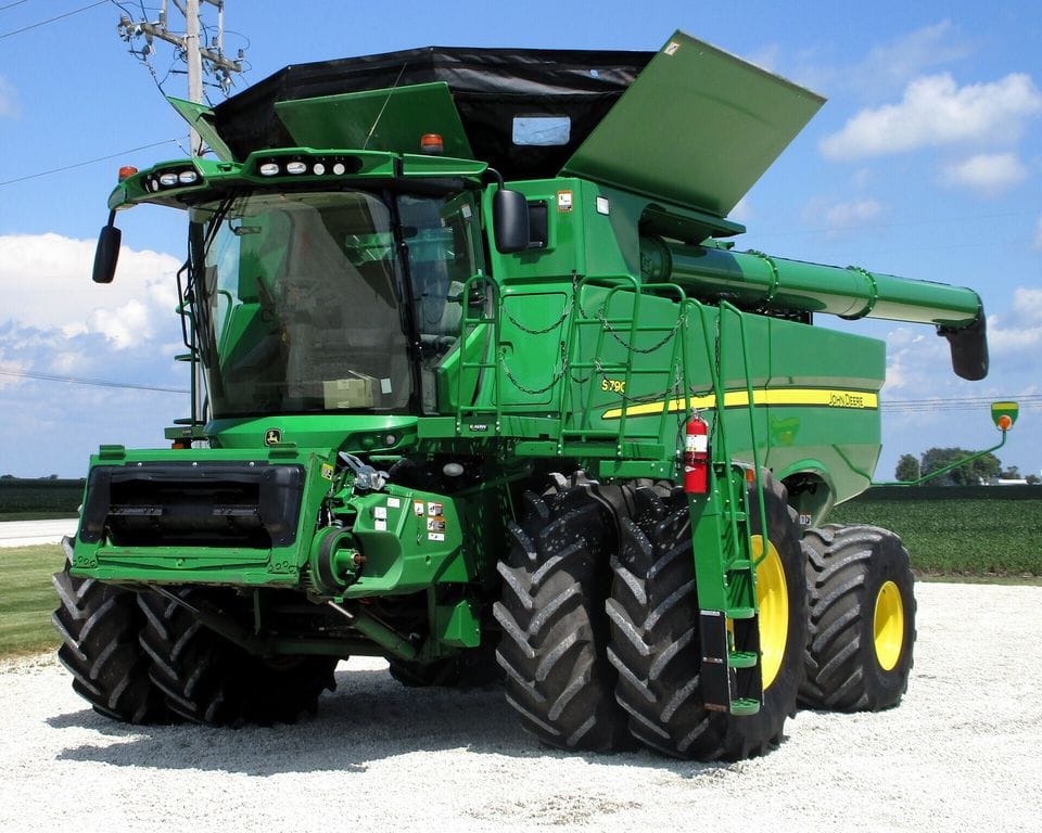 Main image John Deere S790