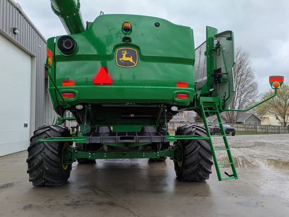 Image of John Deere S790 equipment image 4