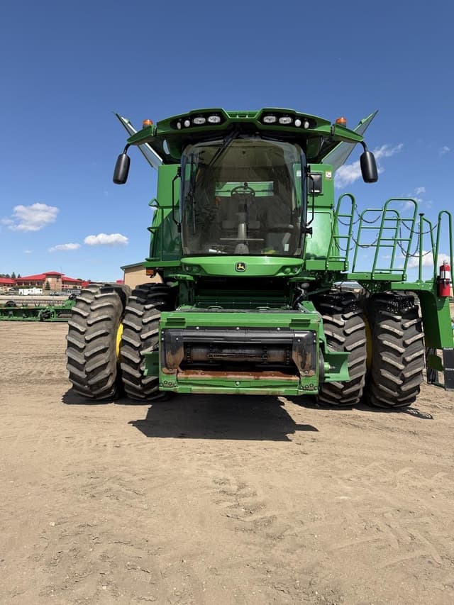 Image of John Deere S790 equipment image 1
