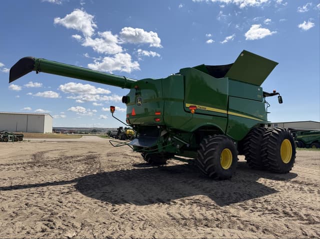 Image of John Deere S790 equipment image 4