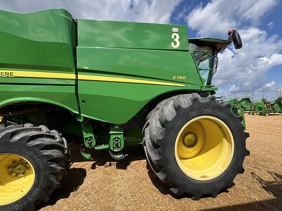 Image of John Deere S790 equipment image 2