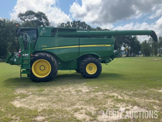 Image of John Deere S790 equipment image 2