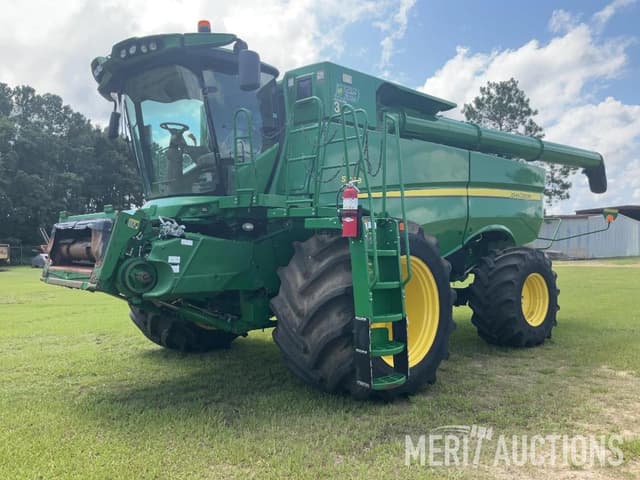Image of John Deere S790 equipment image 1