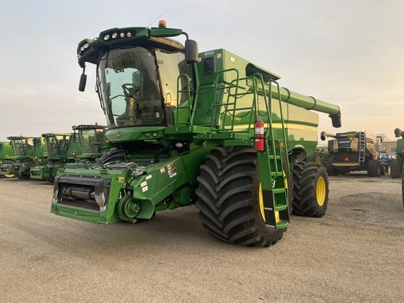 Main image John Deere S790
