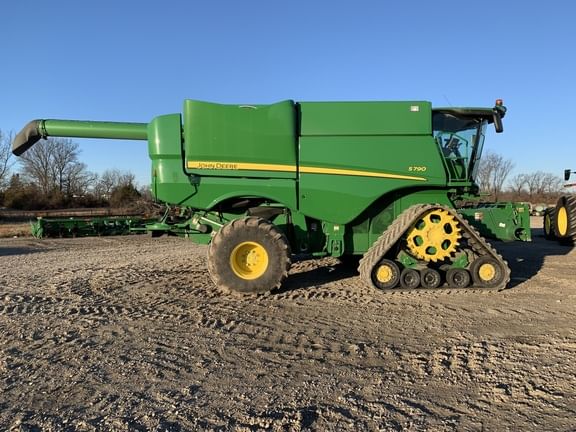Main image John Deere S790