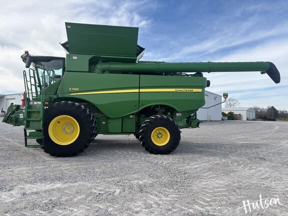 Image of John Deere S790 equipment image 3