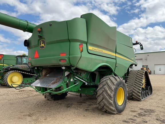 Image of John Deere S790 equipment image 2