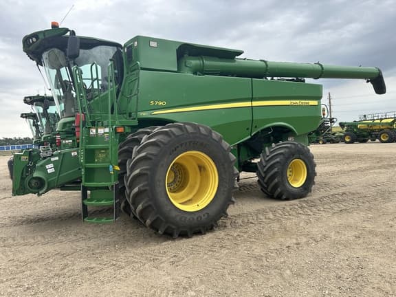 Image of John Deere S790 equipment image 4