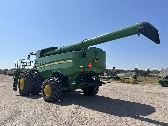 Image of John Deere S790 equipment image 2