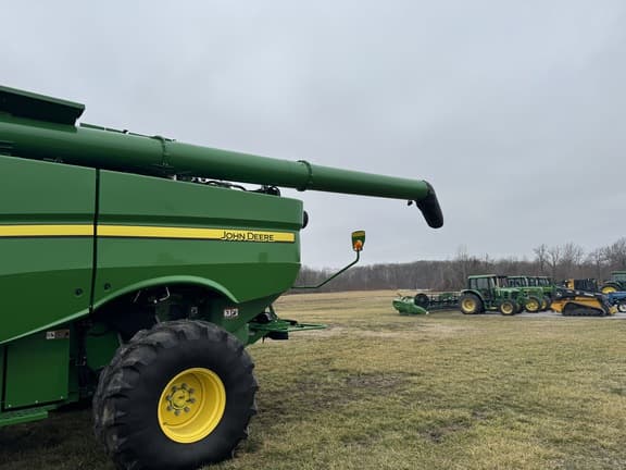 Image of John Deere S790 equipment image 4