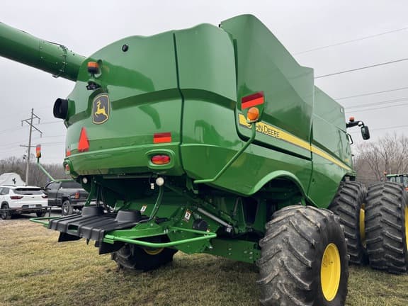 Image of John Deere S790 equipment image 2