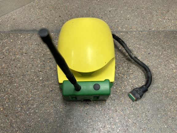 Image of John Deere StarFire 6000 equipment image 3