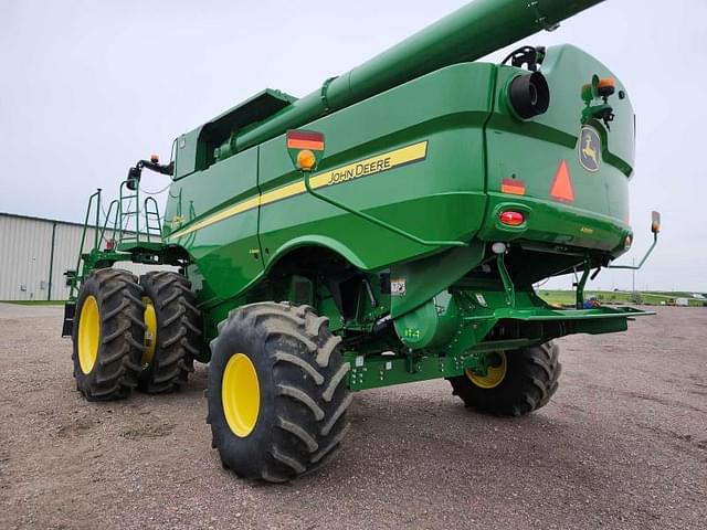 Image of John Deere S770 equipment image 4