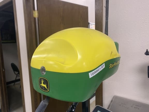 Image of John Deere StarFire 6000 equipment image 1