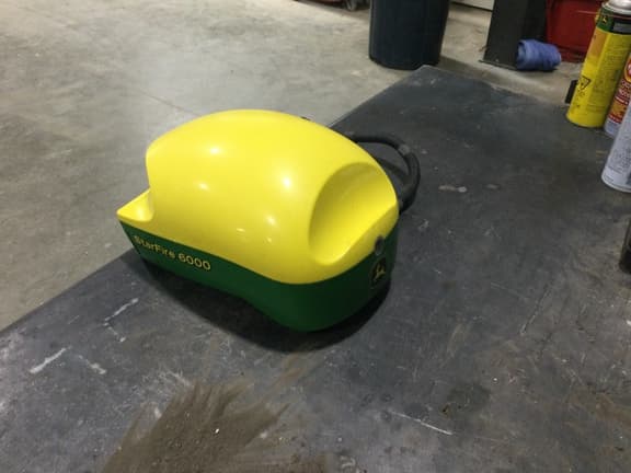 Image of John Deere StarFire 6000 equipment image 2