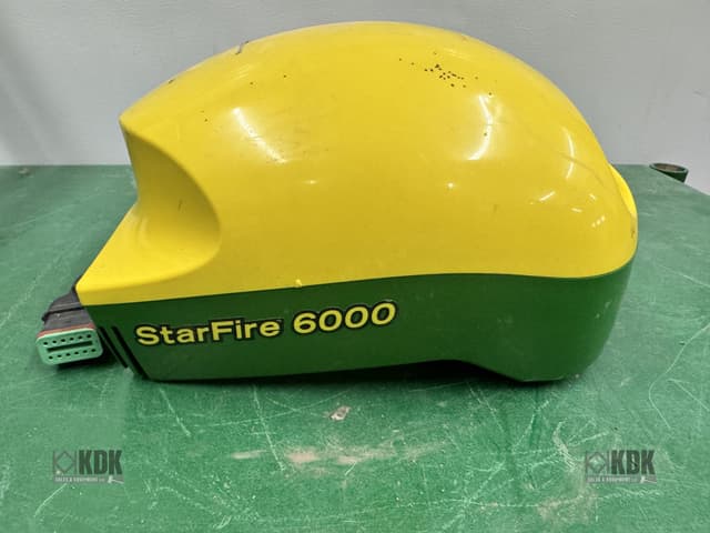 Image of John Deere StarFire 6000 equipment image 2