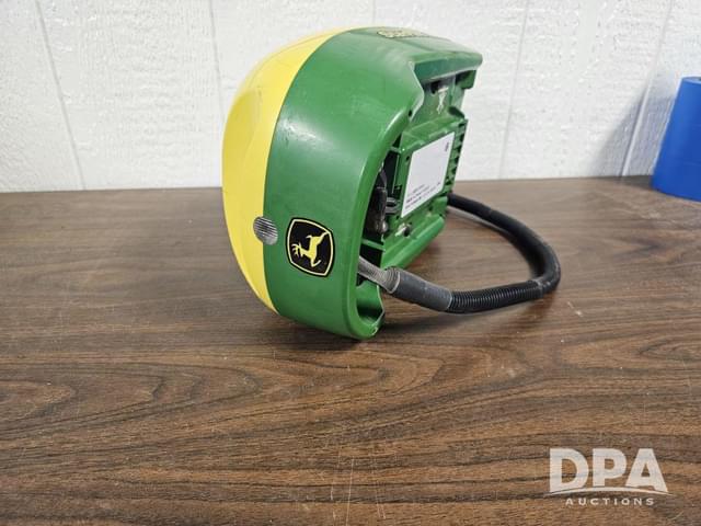 Image of John Deere StarFire 6000 equipment image 2