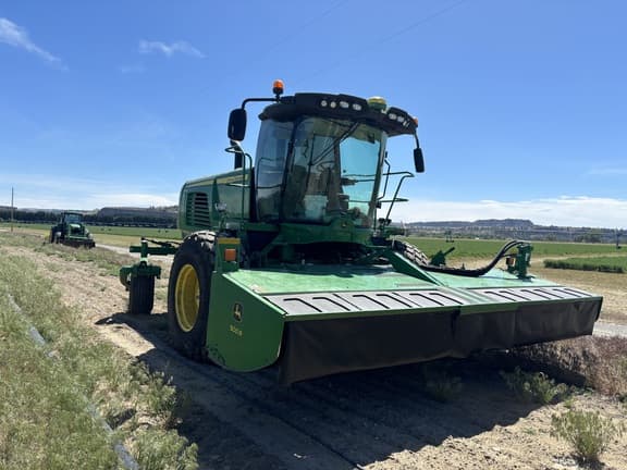 Image of John Deere W235 equipment image 1