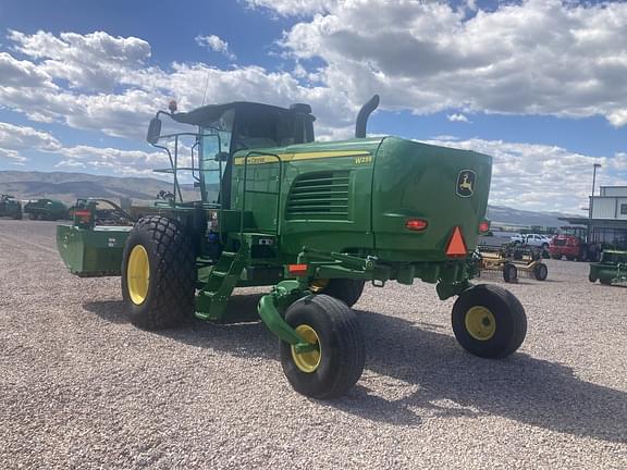 Image of John Deere W235 equipment image 2