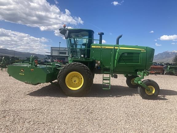 Image of John Deere W235 equipment image 1