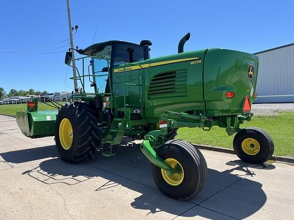 Image of John Deere W235 equipment image 2