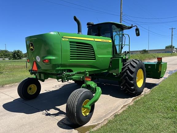 Image of John Deere W235 equipment image 4