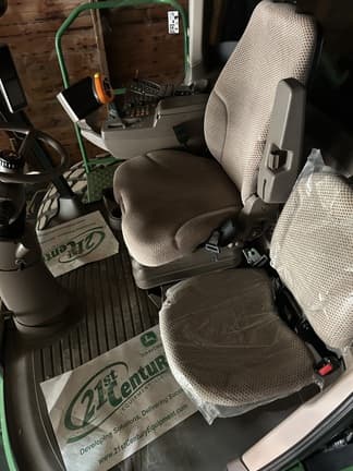 Image of John Deere W235 equipment image 4