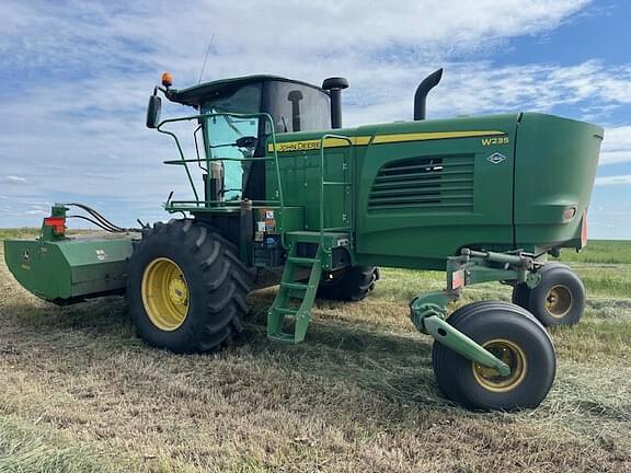 Image of John Deere W235 equipment image 2