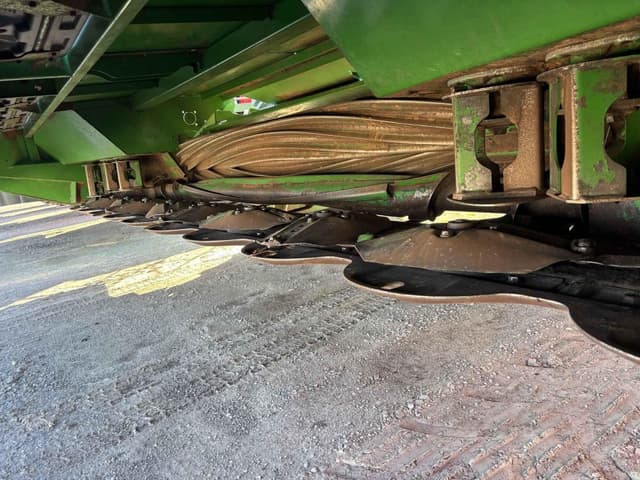 Image of John Deere W235 equipment image 1