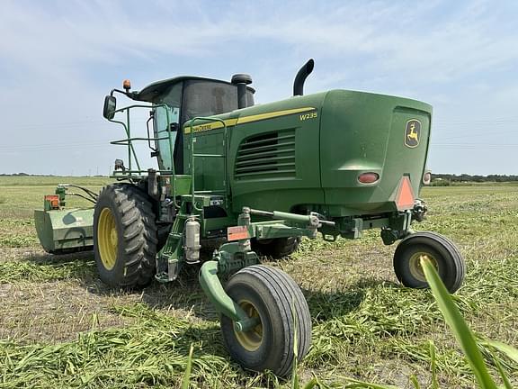 Image of John Deere W235 equipment image 1