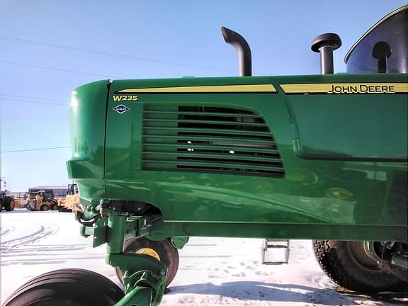 Image of John Deere W235 equipment image 4