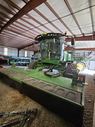 2020 John Deere W235 Equipment Image0