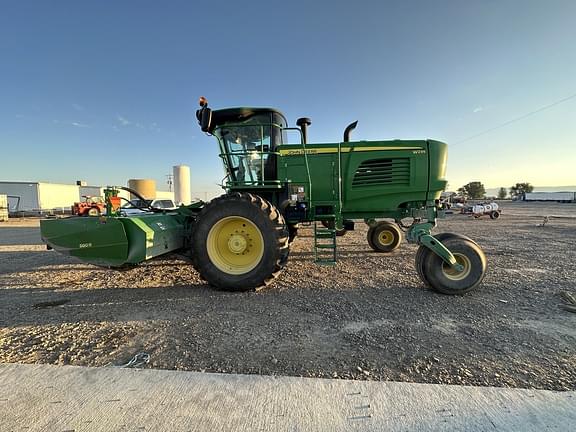 Image of John Deere W235 equipment image 4