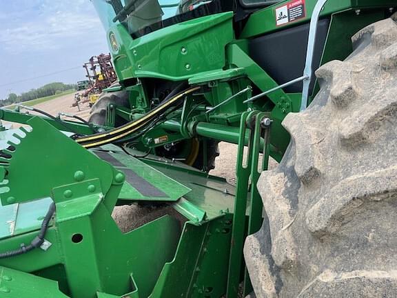 Image of John Deere W235 equipment image 3