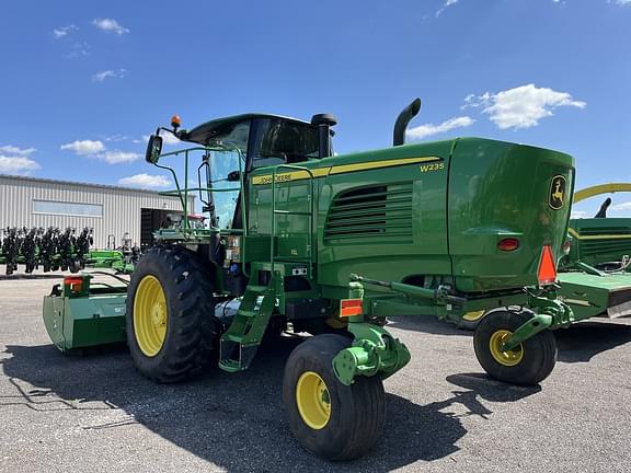 Image of John Deere W235 equipment image 1