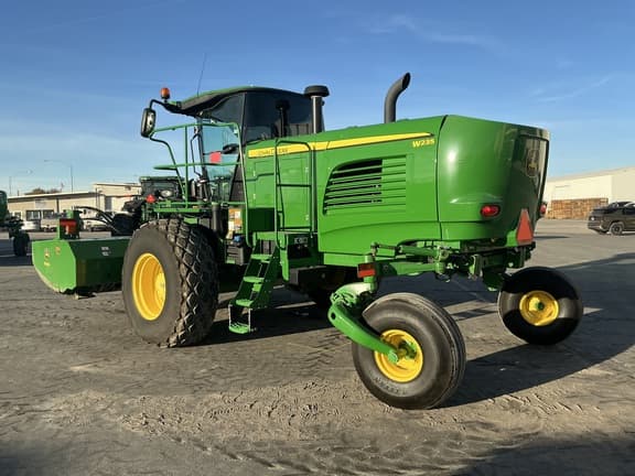 Image of John Deere W235 equipment image 2