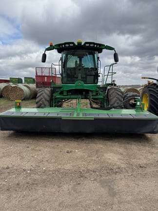 2020 John Deere W235 Equipment Image0