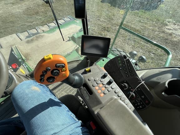 Image of John Deere W235 equipment image 4