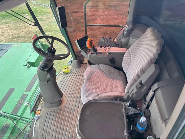 Image of John Deere W235 equipment image 4