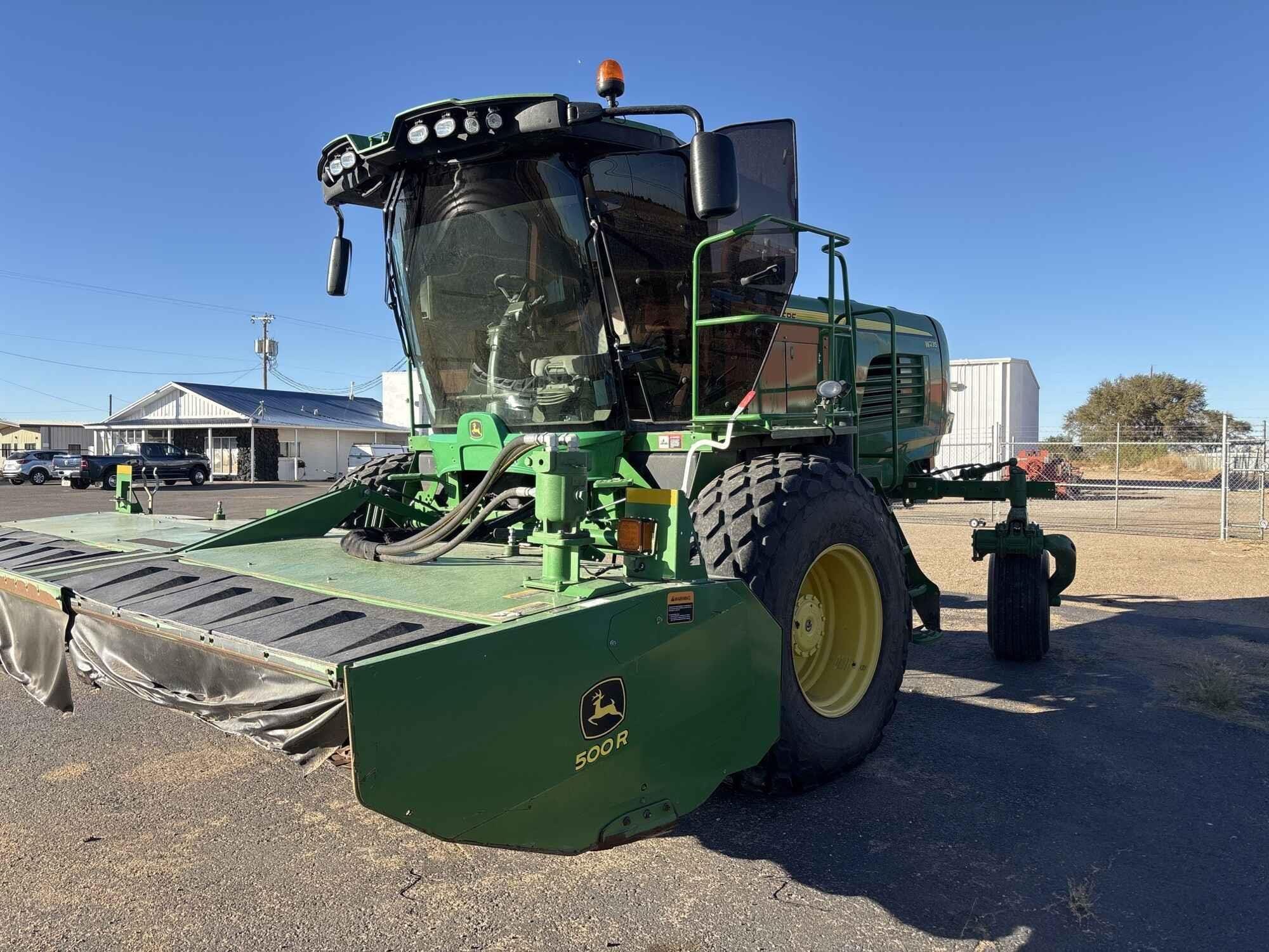 2020 John Deere W235 Equipment Image0