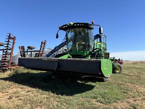 Image of John Deere W235 equipment image 1