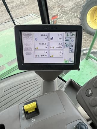 Image of John Deere W235 equipment image 4