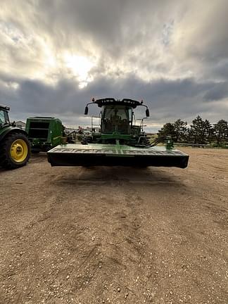 Image of John Deere W235 equipment image 2