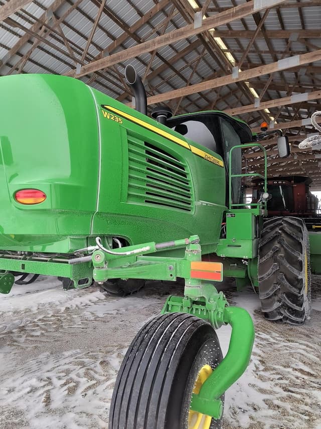 Image of John Deere W235 equipment image 1