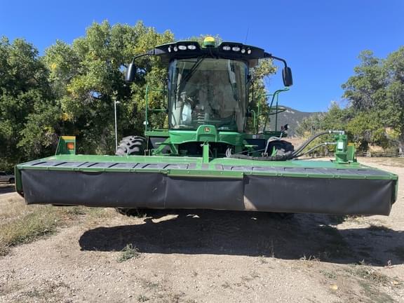 Image of John Deere W235 equipment image 3