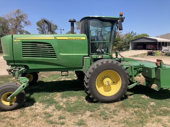 Main image John Deere W235