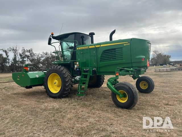 Image of John Deere W235 equipment image 3