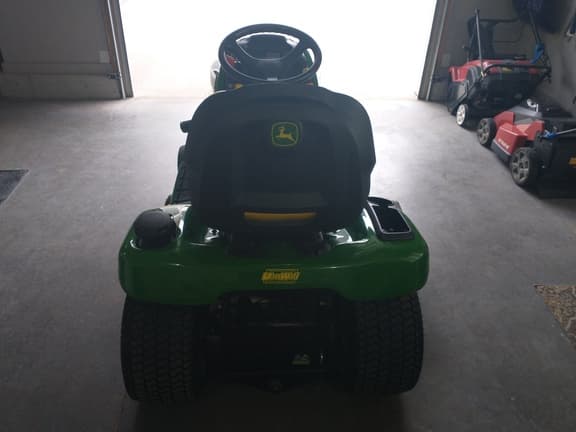 Image of John Deere X330 equipment image 3