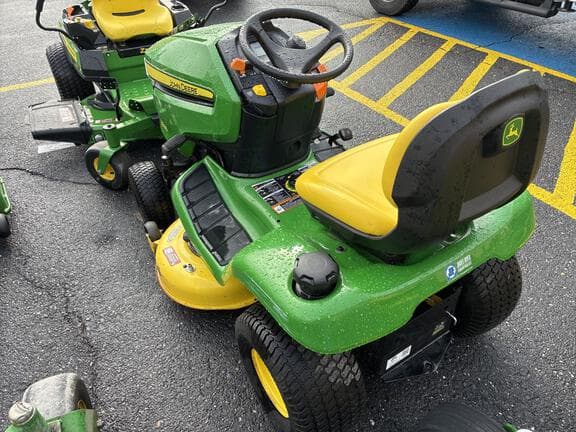 Image of John Deere X330 equipment image 2