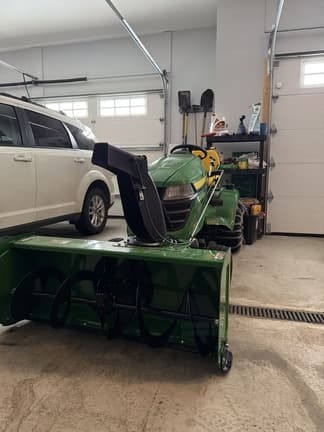 Image of John Deere X330 equipment image 4